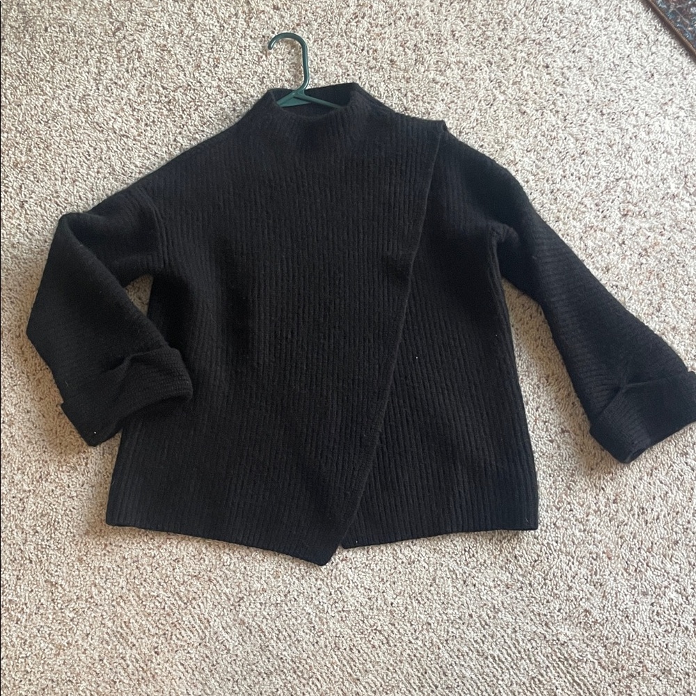 Athleta Size M Black Knit Sweater